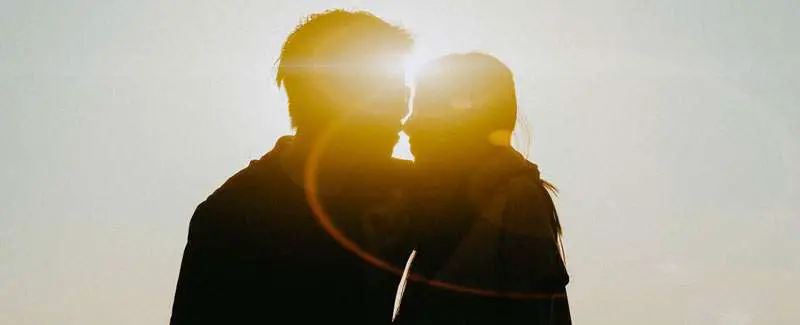 couple being together in the sunlight